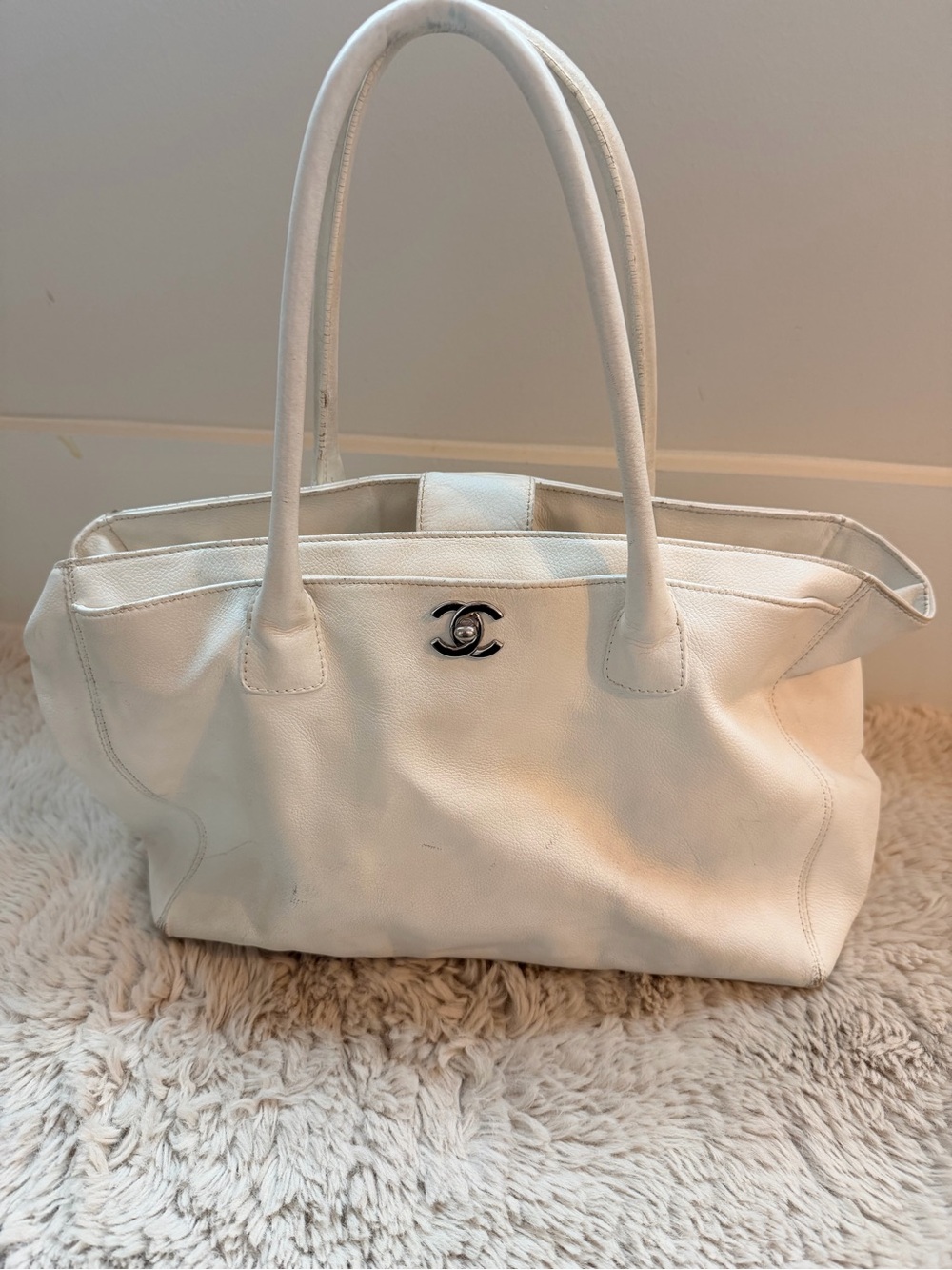 CHANEL White Leather Tote with Silver CC Emblem